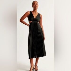 Abercrombie & Fitch Giselle Black Pleated Midi Dress